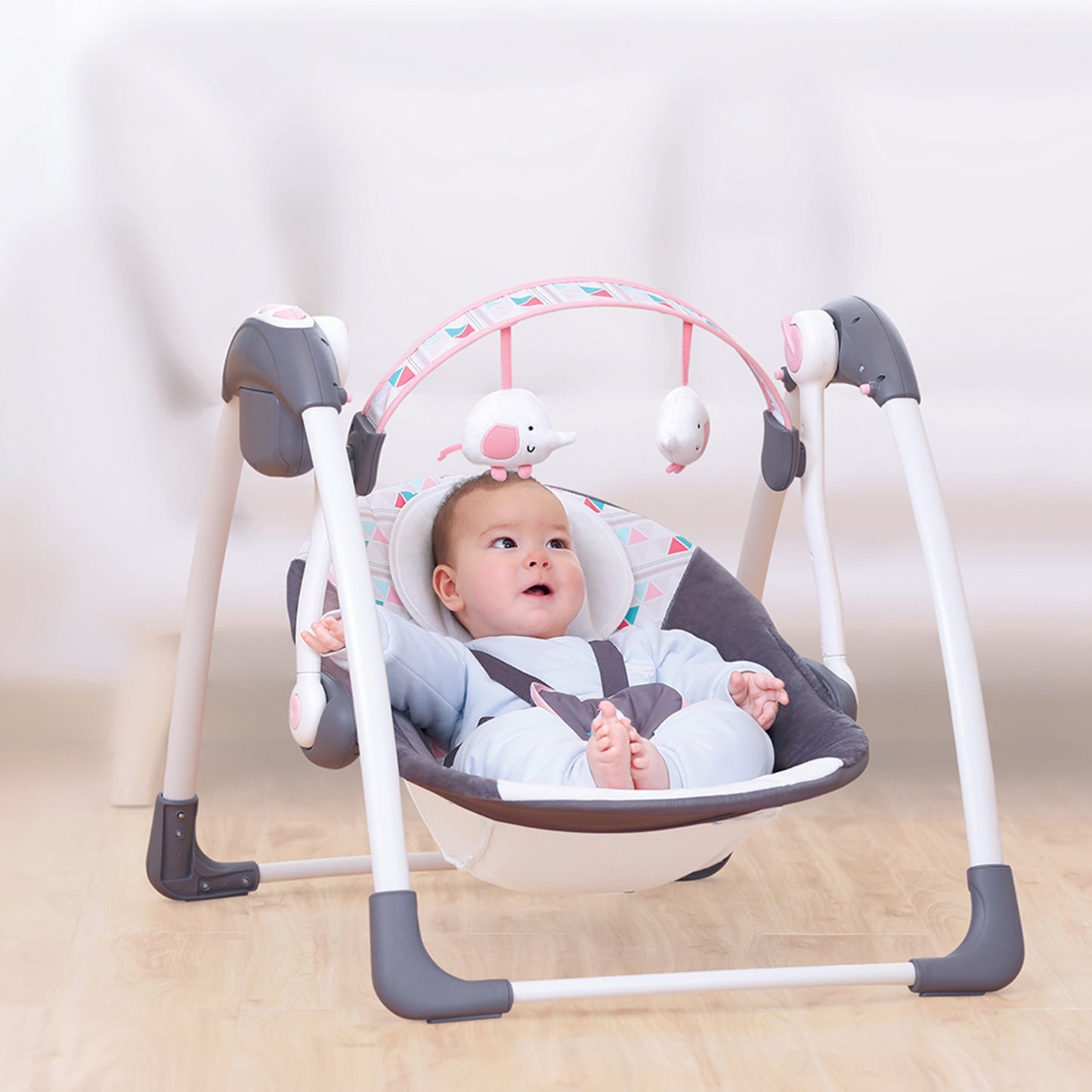 Mastela Deluxe Portable Swing - Open Box