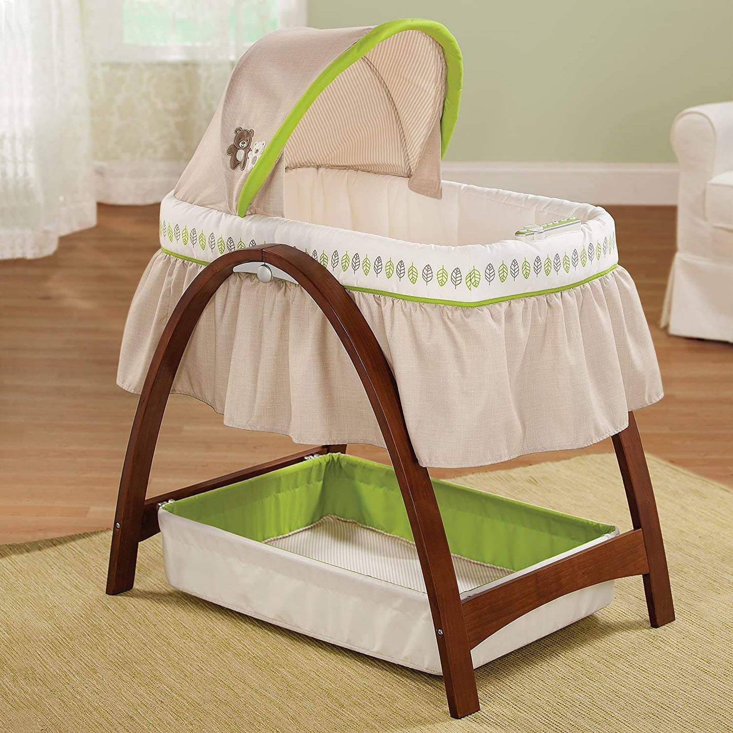 Summer Infant Bentwood Bassinet With Motion || Fashion-White & Green || Used for Birth+ To 6months || Distress Box